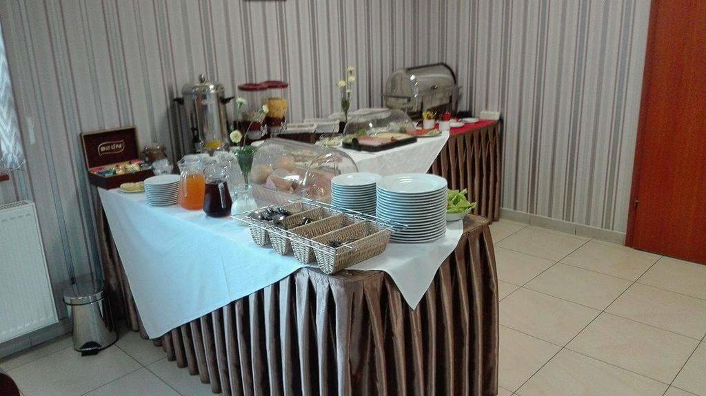 Artix Hotel Zbąszynek Eksteriør billede